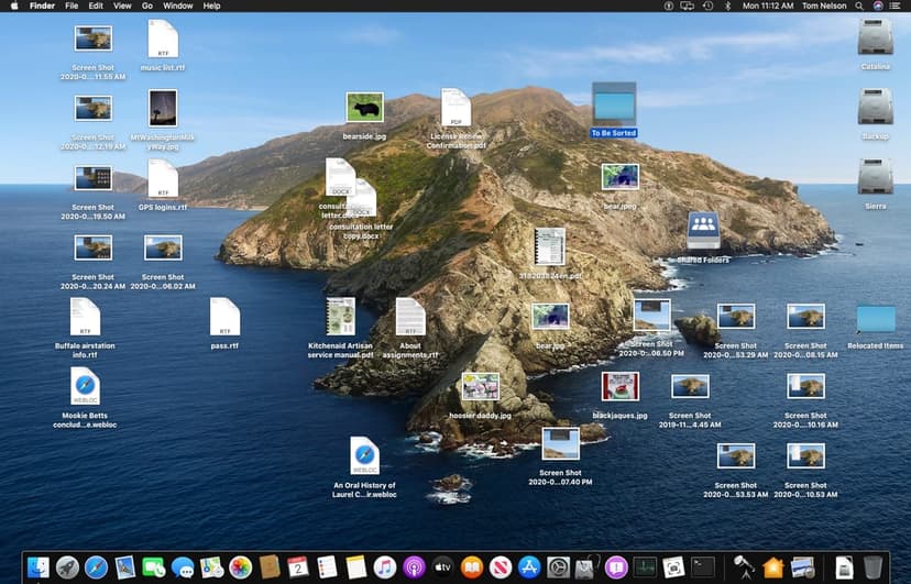 Messy macOS desktop example 1